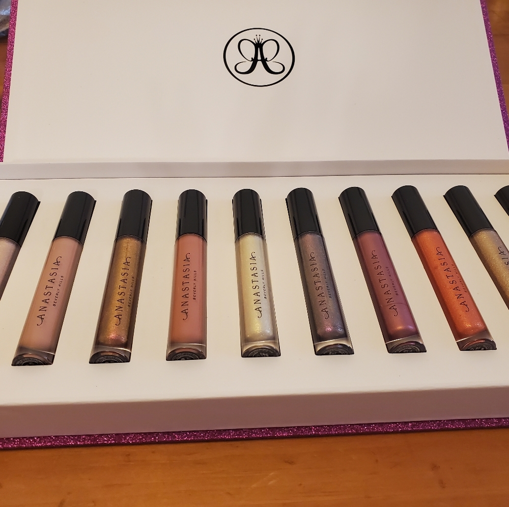 10 Anastasia Beverly Hills lip glosses full-sized